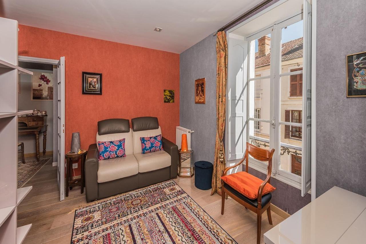 Chambres D'Hotes La Closerie Des Trois Marottes Melun Exterior photo