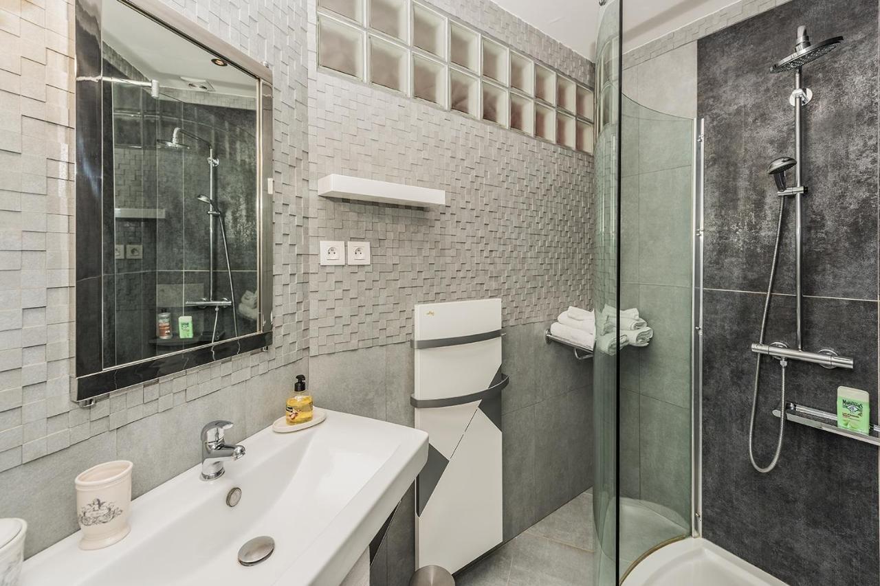 Chambres D'Hotes La Closerie Des Trois Marottes Melun Exterior photo